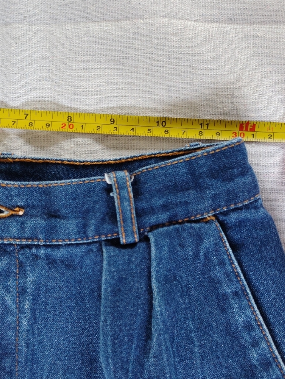 Vintage Jordache Indigo Denim Pleated Jeans - Picture 3 of 9